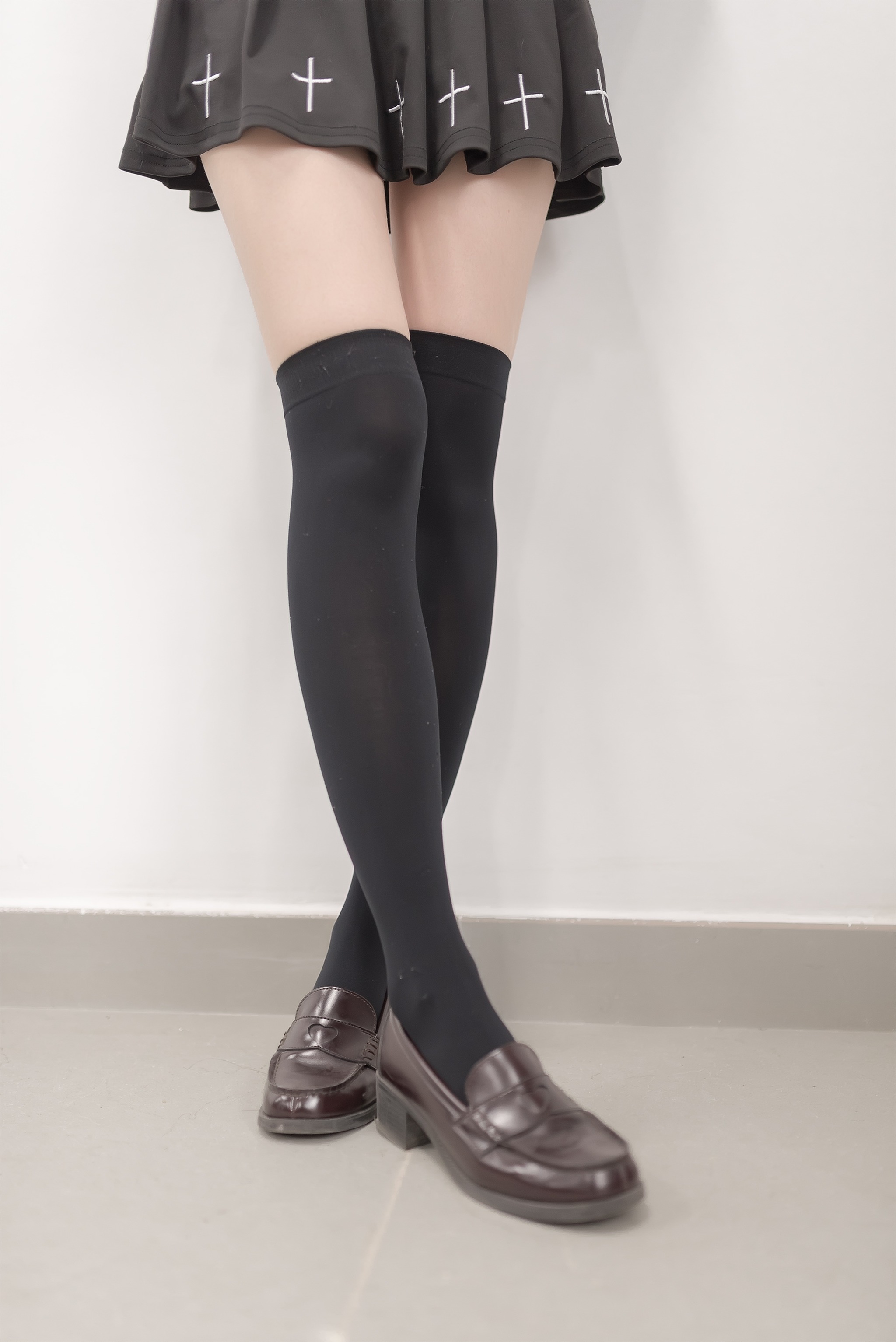图片[1]-风之领域 – NO.011 教室黑丝修长美腿 [50P]-XikXak